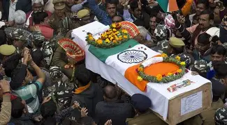 ਪੁਲਵਾਮਾ ਹਮਲੇ ਦੇ ਸ਼ਹੀਦ ਜਵਾਨਾਂ ਨੂੰ ਪ੍ਰਣਾਮ: ਘਟਨਾ ਨੂੰ ਯਾਦ ਕਰ ਅੱਜ ਵੀ ਖੜ੍ਹੇ ਹੋ ਜਾਂਦੇ ਨੇ ਲੂ-ਕੰਢੇ