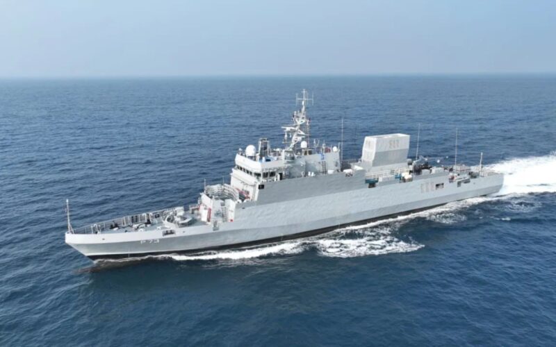 ਮੱਧ ਪੂਰਬ ਸੰਕਟ: ਹਵਾਈ-ਸਮੁੰਦਰੀ ਆਵਾਜਾਈ ਪ੍ਰਭਾਵਿਤ, INS ਸੂਰਤ ਨਾਲ ਭਾਰਤੀ ਜਲ ਸੈਨਾ ਅਲਰਟ ‘ਤੇ