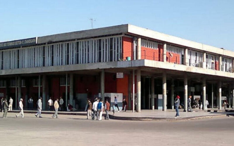 ਚੰਡੀਗੜ੍ਹ ਦੇ ਬੱਸ ਅੱਡੇ ਤੇ ਪਾਸਪੋਰਟ ਦਫਤਰ ਨੂੰ ਬੰਬ ਨਾਲ ਉਡਾਉਣ ਦੀ ਧਮਕੀ