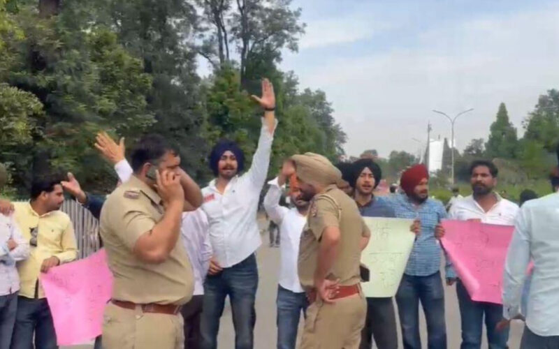 ਪੰਜਾਬੀ ਯੂਨੀਵਰਸਿਟੀ ਪਟਿਆਲਾ ‘ਚ ਹੰਗਾਮਾ, ਵਿਦਿਆਰਥੀਆਂ ਨੇ ਗੇਟ ਕੀਤੇ ਬੰਦ, ਜਾਣੋ ਕਿਉਂ ?