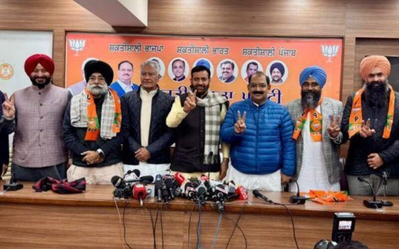 ਅਕਾਲੀ ਦਲ ਅੰਦਰਲੀ ਨਾਰਾਜ਼ਗੀ ਵਿਦੇਸ਼ੀ ਸਮਰਥਕਾਂ ਤੱਕ ਪਹੁੰਚੀ, ਕੈਨੇਡਾ ਦੇ ਆਗੂਆਂ ਨੇ ਪ੍ਰਗਟਾਈ ਚਿੰਤਾ