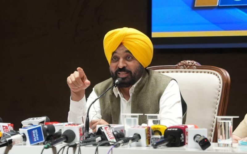 ਸਭ ਨੂੰ ਪਤਾ ਹੈ ਕਿ ਗੈਂਗਸਟਰਾਂ ਨੂੰ ਕਿਸ ਨੇ ਟਿਕਟਾਂ ਦਿੱਤੀਆਂ ਅਤੇ ਹਲਕਾ ਇੰਚਾਰਜ ਨਿਯੁਕਤ ਕੀਤਾ: ਮੁੱਖ ਮੰਤਰੀ ਭਗਵੰਤ ਸਿੰਘ ਮਾਨ