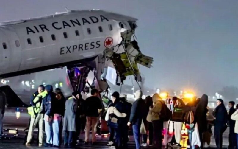 ਨਿਊਯਾਰਕ ਹਵਾਈ ਅੱਡੇ ‘ਤੇ ਵੱਡਾ ਹਾਦਸਾ, Air Canada ਦਾ ਜਹਾਜ਼ ਫਾਇਰ ਟਰੱਕ ਨਾਲ ਟਕਰਾਇਆ, ਦੋ ਪਾਇਲਟਾਂ ਦੀ ਮੌਤ