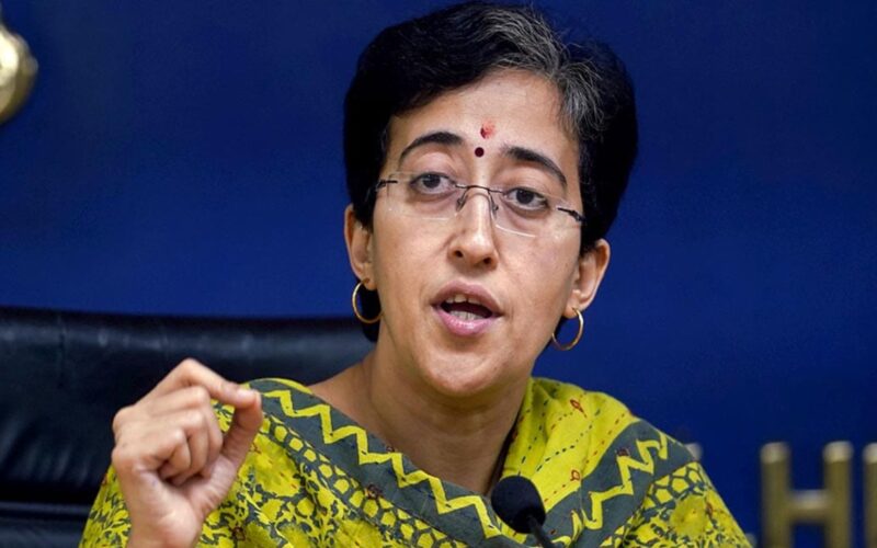 ‘ਆਪ’ ‘ਚ ਅੰਦਰੂਨੀ ਕਲੇਸ਼ ਵਧਿਆ: ਆਤਿਸ਼ੀ ਤੇ ਸੰਜੇ ਸਿੰਘ ਨੇ ਰਾਘਵ ਚੱਢਾ ‘ਤੇ ਕੀਤੇ ਤਿੱਖੇ ਹਮਲੇ