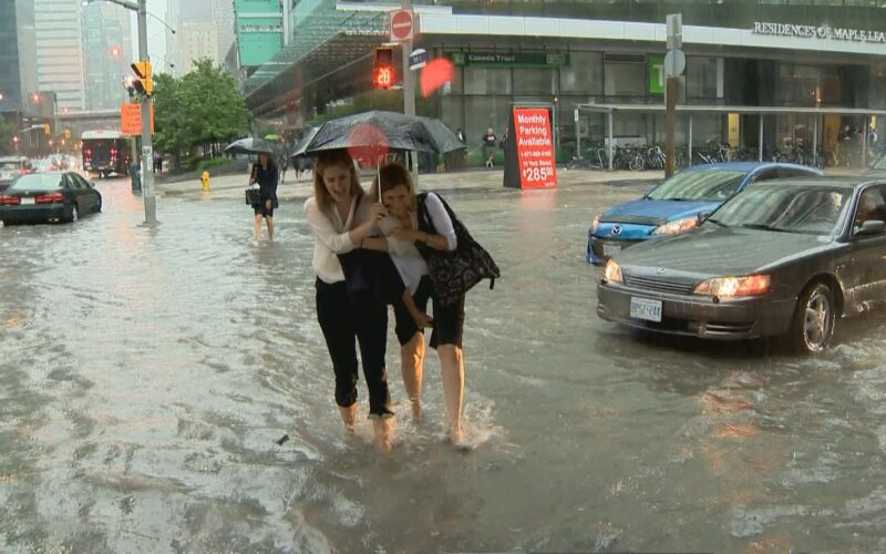ਟੋਰਾਂਟੋ ਅਤੇ ਦੱਖਣੀ ਓਂਟਾਰੀਓ ਵਿੱਚ ਭਾਰੀ ਮੀਂਹ ਨੇ ਵਧਾਇਆ ਹੜ੍ਹਾਂ ਦਾ ਖਤਰਾ