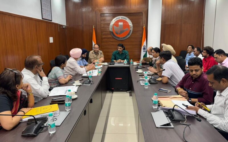 चंडीगढ़ में स्कूलों पर सख्ती: सुरक्षित परिवहन नियमों के उल्लंघन पर कार्रवाई के निर्देश, पार्किंग व्यवस्था सुधारने का अल्टीमेटम