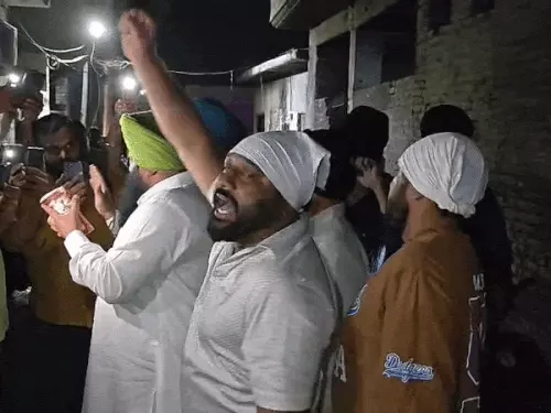 ਜਲੰਧਰ ਵਿੱਚ ਸ੍ਰੀ ਗੁਟਕਾ ਸਾਹਿਬ ਬੇਅਦਬੀ ਮਾਮਲੇ ‘ਤੇ ਤਣਾਅ, ਸਿੱਖ ਸੰਗਤ ਤੇ ਨਿਹੰਗ ਜਥੇਬੰਦੀਆਂ ਦਾ ਵਿਰੋਧ; ਪੁਲਿਸ ਭਰੋਸੇ ਬਾਅਦ ਧਰਨਾ ਰੱਦ