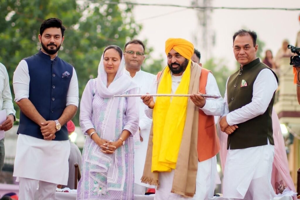 ਰਵਾਇਤੀ ਸਿਆਸੀ ਪਾਰਟੀਆਂ ਮੈਨੂੰ ਬਦਨਾਮ ਕਰਨ ਲਈ ਧਰਮ ਦੀ ਦੁਰਵਰਤੋਂ ਕਰ ਰਹੀਆਂ ਹਨ: ਮੁੱਖ ਮੰਤਰੀ ਭਗਵੰਤ ਸਿੰਘ ਮਾਨ