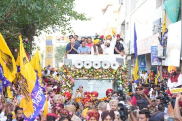 ਮੋਹਾਲੀ ‘ਚ ‘ਆਪ’ ਦਾ ਸ਼ਕਤੀ ਪ੍ਰਦਰਸ਼ਨ, ਕੇਜਰੀਵਾਲ ਤੇ CM ਮਾਨ ਨੇ ਲੋਕਾਂ ਦਾ ਕੀਤਾ ਧੰਨਵਾਦ