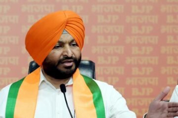 ਕੇਂਦਰੀ ਰੇਲਵੇ ਰਾਜ ਮੰਤਰੀ ਰਵਨੀਤ ਬਿੱਟੂ ਅੱਜ ਪੰਜਾਬ SC ਕਮਿਸ਼ਨ ਅੱਗੇ ਤਲਬ, ਪਹਿਲਾਂ 2 ਵਾਰ ਪੇਸ਼ ਨਹੀਂ ਹੋਏ ਸਨ ਬਿੱਟੂ