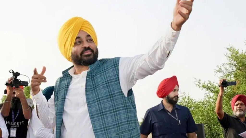 ‘ਟੂਂ-ਟੂਂ’ ਨੋਟੀਫਿਕੇਸ਼ਨ ਪੰਜਾਬ ‘ਚ ਨਵਾਂ ਸੋਸ਼ਲ ਮੀਡੀਆ ਟ੍ਰੈਂਡ ਬਣਿਆ, ਔਰਤਾਂ ਨੇ ਮੁੱਖ ਮੰਤਰੀ ਮਾਵਨ ਧਿਆਨ ਸਤਿਕਾਰ ਯੋਜਨਾ ਨੂੰ ਕੀਤਾ ਵਾਇਰਲ