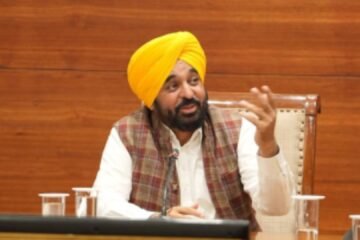 ‘ਯੁੱਧ ਨਸ਼ਿਆਂ ਵਿਰੁੱਧ’ ਮੁਹਿੰਮ ‘ਚ ਔਰਤਾਂ ਬਣੀਆਂ ਬਦਲਾਅ ਦੀ ਤਾਕਤ, ਪਰਿਵਾਰਾਂ ਨੂੰ ਨਸ਼ਾ ਮੁਕਤੀ ਵੱਲ ਕਰ ਰਹੀਆਂ ਪ੍ਰੇਰਿਤ