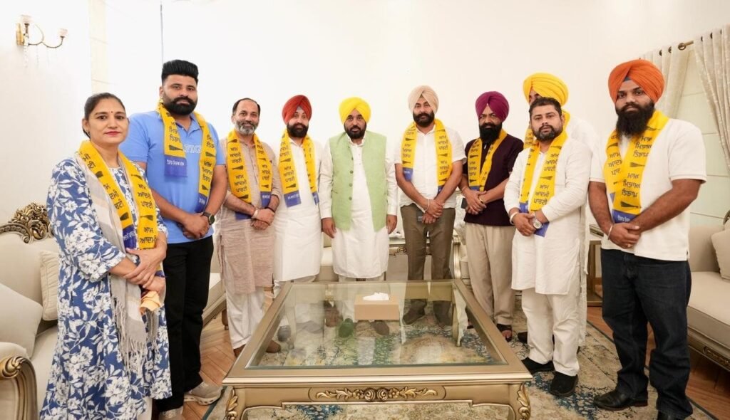 ਮੁਕੇਰੀਆਂ ‘ਚ ਕਾਂਗਰਸ ਨੂੰ ਵੱਡਾ ਝਟਕਾ, ਕਈ ਸੀਨੀਅਰ ਆਗੂ ‘ਆਪ’ ‘ਚ ਸ਼ਾਮਲ