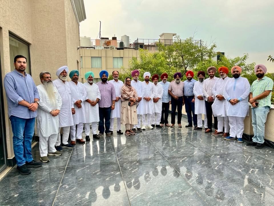 ਚਰਨਜੀਤ ਚੰਨੀ ਦੇ ਹੱਕ ‘ਚ ਆਏ MP ਰੰਧਾਵਾ, ਤਸਵੀਰਾਂ ਸਾਂਝੀਆਂ ਕਰ ਲਿਖਿਆ ‘Unity is strength’