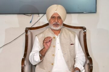 ਕਾਂਗਰਸ ਦੇ ਹਫ਼ਤੇ ਭਰ ਦੇ ਸਿਆਸੀ ਡਰਾਮੇ ‘ਤੇ ‘ਆਪ’ ਦਾ ਤਨਜ਼, ਬਲਤੇਜ ਪੰਨੂ ਬੋਲੇ- ਬਿਨਾਂ ਕਿਸੇ ਬਦਲਾਅ ਦੇ ਖ਼ਤਮ ਹੋਇਆ ਸਾਰਾ ਡਰਾਮਾ