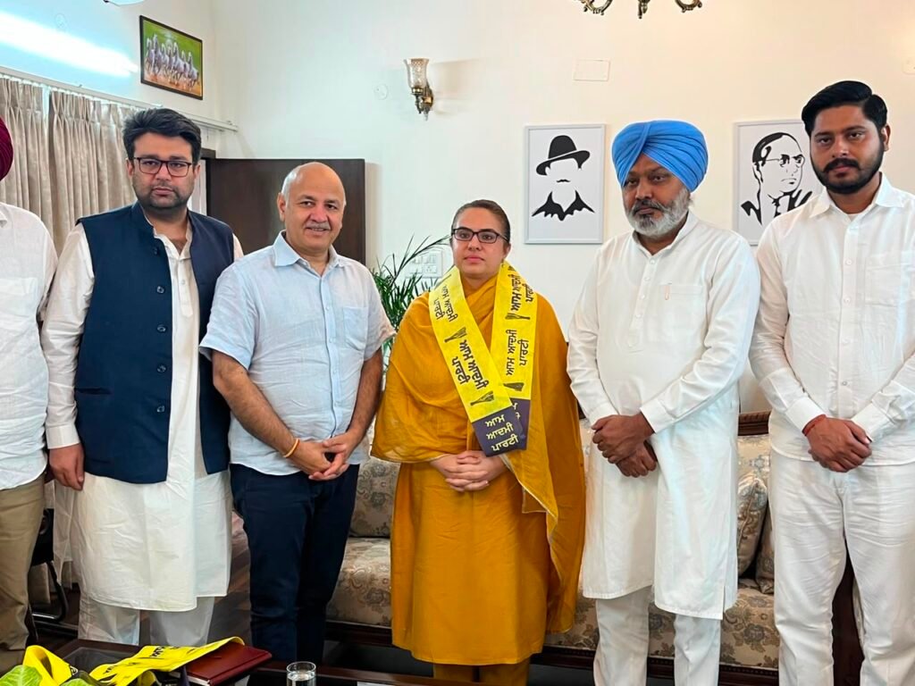 ਅਮਰੀਕਾ ਤੋਂ ਪਰਤੀ ਸਰਜਨ ਡਾ. ਸੁਹਾਨੀ ਡੋਡਾ ‘ਆਪ’ ‘ਚ ਸ਼ਾਮਲ, ਮਨੀਸ਼ ਸਿਸੋਦੀਆ ਨੇ ਕੀਤਾ ਸਵਾਗਤ