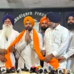 “ਮਿੱਟੀ ਪੰਜਾਬ ਦੀ” ਫੇਮ ਅਦਾਕਾਰ ਰੱਬੀ ਕੰਧੋਲਾ ਅਕਾਲੀ ਦਲ ਵਾਰਿਸ ਪੰਜਾਬ ਦੇ ‘ਚ ਸ਼ਾਮਲ, ਕਿਹਾ ਕਿ ਉਹ ਪੰਜਾਬ ਤੇ ਨੌਜਵਾਨਾਂ ਦੇ ਮੁੱਦਿਆਂ ਲਈ ਕਰੇਗਾ ਕੰਮ