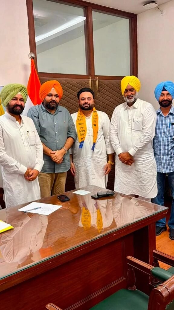 ਸ਼੍ਰੋਮਣੀ ਅਕਾਲੀ ਦਲ ਦੇ ਯੂਥ ਆਗੂ ਹਨੀਸ਼ ਬੰਸਲ ‘ਆਪ’ ‘ਚ ਸ਼ਾਮਲ