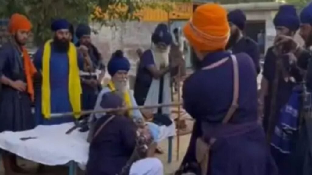 ਅਸ਼ਲੀਲ ਫੋਟੋ ਮਾਮਲੇ ‘ਚ ਨਿਹੰਗ ਨੂੰ ਸਜ਼ਾ, ਬਾਣਾ ਪਾਉਣ ‘ਤੇ ਰੋਕ, ਸੋਸ਼ਲ ਮੀਡੀਆ ਪੋਸਟ ਤੋਂ ਸ਼ੁਰੂ ਹੋਇਆ ਵਿਵਾਦ ਪਹੁੰਚਿਆ ਧਾਰਮਿਕ ਕਾਰਵਾਈ ਤੱਕ