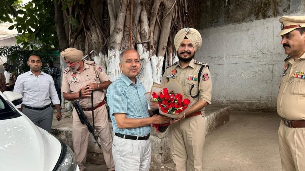ਰਾਸ਼ਟਰੀ ਮਨੁੱਖੀ ਅਧਿਕਾਰ ਕਮਿਸ਼ਨ ਦੇ ਮੈਂਬਰ ਅਖਿਲ ਕੁਮਾਰ ਸ਼ੁਕਲਾ ਨੇ ਪੱਟੀ ਸਬ-ਜੇਲ੍ਹ ਦਾ ਨਿਰੀਖਣ ਕੀਤਾ ਤੇ ਕੈਦੀਆਂ ਦੀਆਂ ਸਮੱਸਿਆਵਾਂ ਸੁਣੀਆਂ