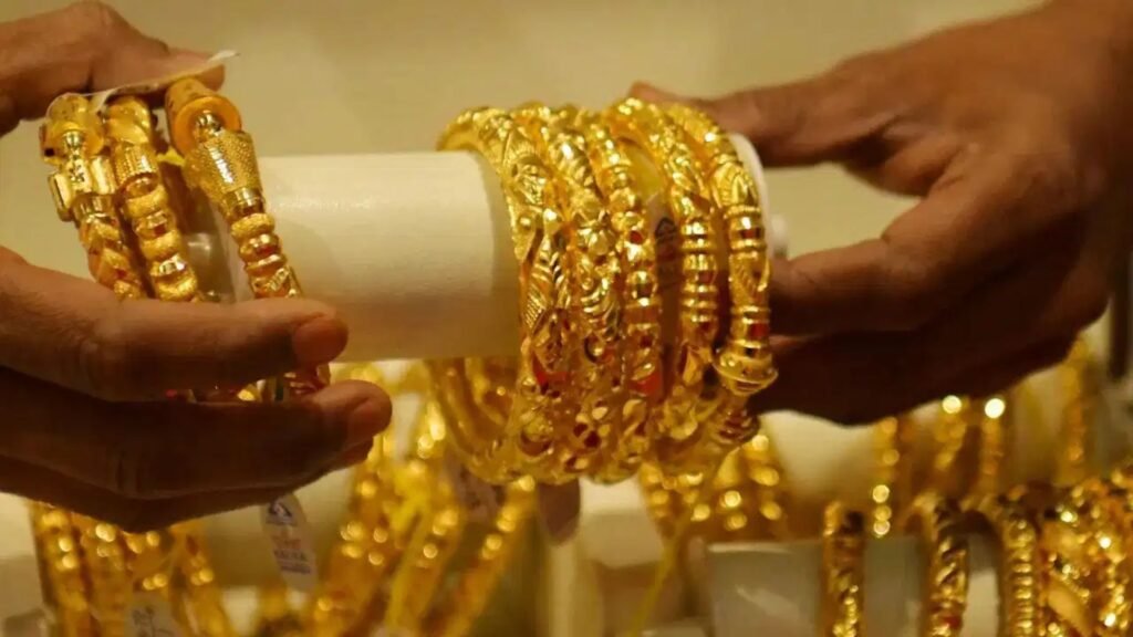 ਸੋਨੇ ਦੀਆਂ ਕੀਮਤਾਂ ₹4,300 ਵਧੀਆਂ, ਚਾਂਦੀ ₹10,000 ਵਧੀ; ਦਿੱਲੀ ‘ਚ ਸੋਨਾ 3 ਮਹੀਨਿਆਂ ਦੇ ਉੱਚ ਪੱਧਰ ‘ਤੇ ਪਹੁੰਚ ਗਿਆ