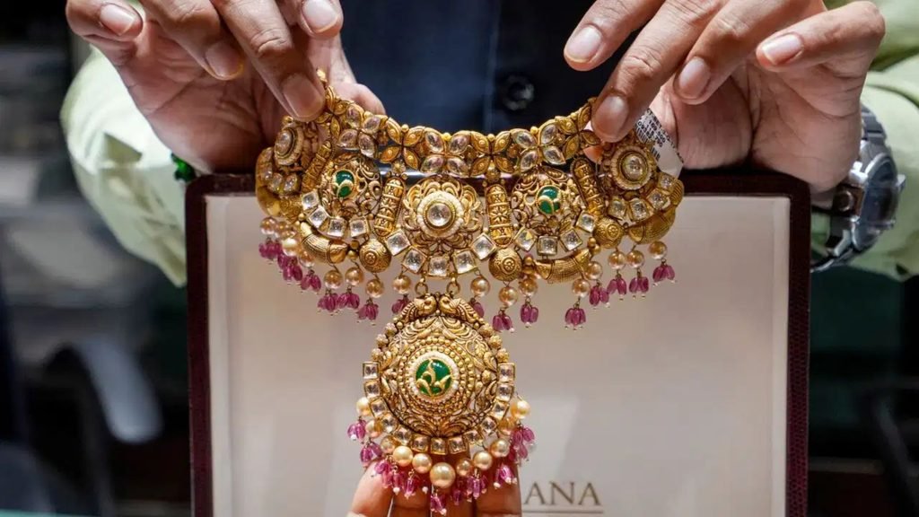 ਸੋਨੇ ਦੀ ਕੀਮਤ: ਚਾਰ ਦਿਨਾਂ ਦੇ ਵਾਧੇ ਤੋਂ ਬਾਅਦ ਸੋਨੇ ਦੀਆਂ ਕੀਮਤਾਂ ‘ਚ ਗਿਰਾਵਟ, ਦਿੱਲੀ ‘ਚ 600 ਰੁਪਏ ਸਸਤਾ