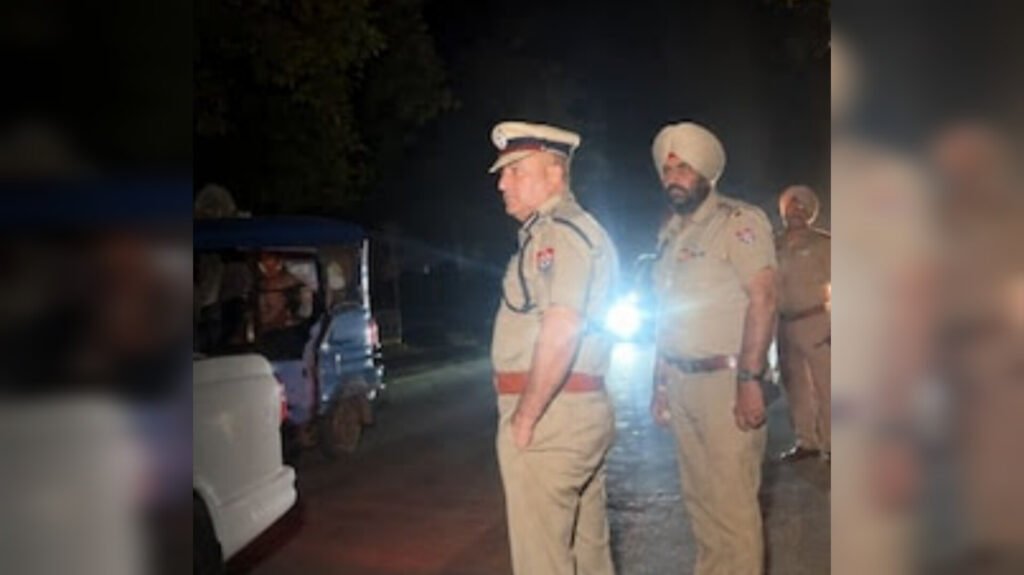 ਨਾਈਟ ਡੋਮੀਨੇਸ਼ਨ ਤਹਿਤ ਅੰਮ੍ਰਿਤਸਰ ਸ਼ਹਿਰ ਵਿੱਚ ਨਾਕਾਬੰਦੀ ਤੇ ਚੈਕਿੰਗ