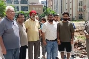ਜ਼ੀਰਕਪੁਰ – ਸੁਸਾਇਟੀ ਵਿੱਚ ਸਹੂਲਤਾਂ ਦੀ ਘਾਟ ਕਾਰਨ ਲੋਕਾਂ ਵਿੱਚ ਭਾਰੀ ਰੋਸ; ਕੰਧ ਡਿੱਗਣ ਕਾਰਨ ਪਾਰਕਿੰਗ ਪ੍ਰਭਾਵਿਤ