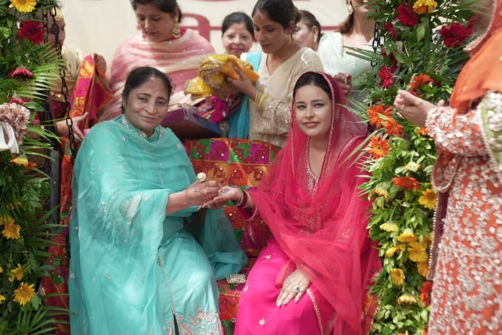 ਅਮਰਗੜ੍ਹ ‘ਚ ਤੀਆਂ ਦਾ ਤਿਉਹਾਰ ਧੂਮਧਾਮ ਨਾਲ ਮਨਾਇਆ, ਵੱਡੀ ਗਿਣਤੀ ‘ਚ ਔਰਤਾਂ ਨੇ ਲਿਆ ਹਿੱਸਾ