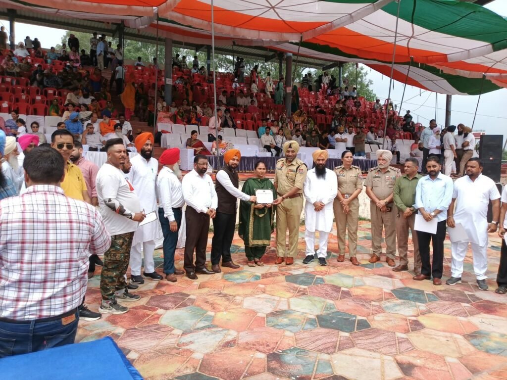 ਨਸ਼ਿਆਂ ਵਿਰੁੱਧ ਜੰਗ ‘ਚ ਯੋਗਦਾਨ ਪਾਉਣ ਵਾਲੇ VDC-WDC ਮੈਂਬਰ ਸਨਮਾਨਿਤ, 31 ਅਗਸਤ ਨੂੰ ਹੋਵੇਗੀ ਸੂਬਾ ਪੱਧਰੀ ਸਮੀਖਿਆ