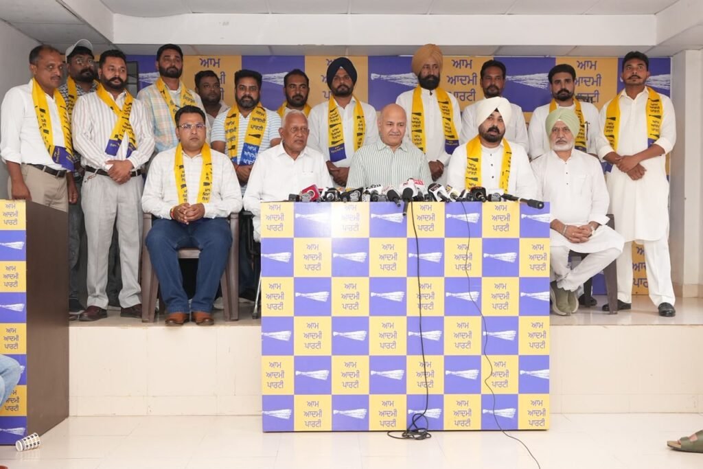 ਕਾਂਗਰਸ ਨੂੰ ਝਟਕਾ, ਕਈ ਪ੍ਰਮੁੱਖ ਆਗੂ ‘ਆਪ’ ‘ਚ ਸ਼ਾਮਲ
