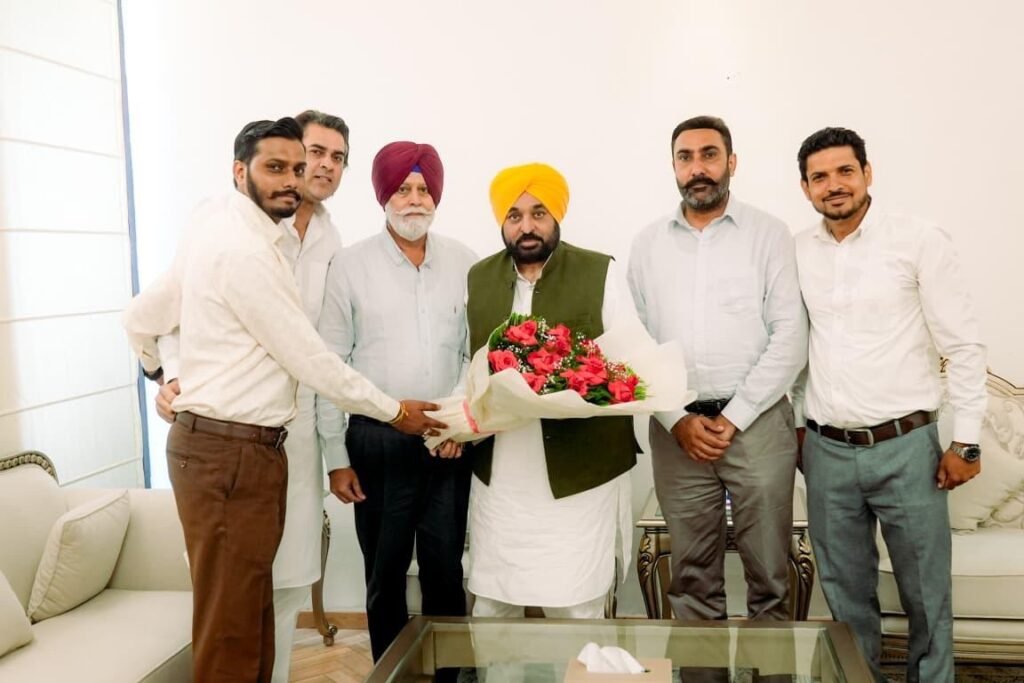 ਖੇਡ ਜਗਤ ਨੂੰ ‘ਆਪ’ ਦਾ ਸਾਥ, ਕ੍ਰਿਕਟਰ ਗੋਨੀ ਤੇ ਐਥਲੀਟ ਕੁਨਾਰ ਪਾਰਟੀ ’ਚ ਸ਼ਾਮਲ