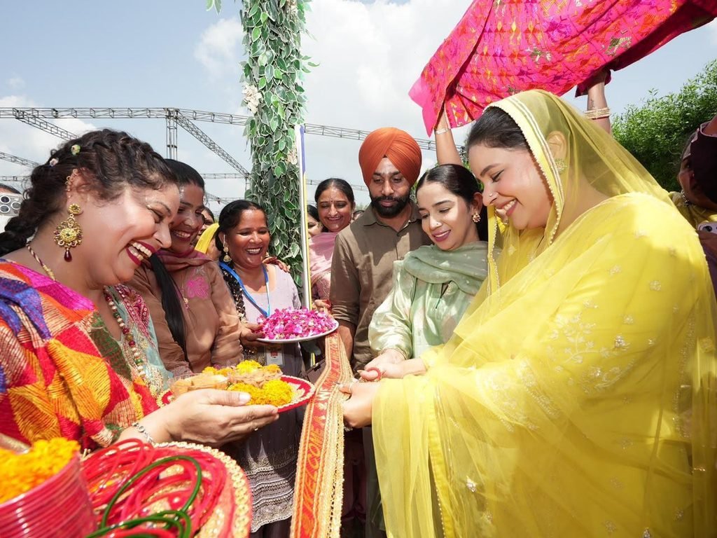 ਤੀਜ ਸਮਾਗਮਾਂ ‘ਚ ਰੰਗਿਆ ਮੋਗਾ ਤੇ ਬਾਘਾਪੁਰਾਣਾ, ਡਾ. ਗੁਰਪ੍ਰੀਤ ਕੌਰ ਮਾਨ ਨੇ ਔਰਤਾਂ ਦੇ ਸਸ਼ਕਤੀਕਰਨ ‘ਤੇ ਦਿੱਤਾ ਜ਼ੋਰ