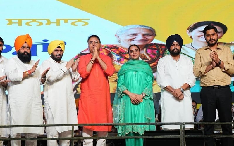 ਰੱਖੜੀ ਮੌਕੇ CM ਮਾਨ ਨੇ 1.37 ਲੱਖ ‘ਸਤਿਕਾਰ ਸਖੀਆਂ’ ਨੂੰ ਭੇਜੇ 52.20 ਕਰੋੜ ਰੁਪਏ, 75 ਲੱਖ ਤੋਂ ਵੱਧ ਔਰਤਾਂ ਦੀ ਰਜਿਸਟ੍ਰੇਸ਼ਨ ਦਾ ਕੀਤਾ ਜ਼ਿਕਰ