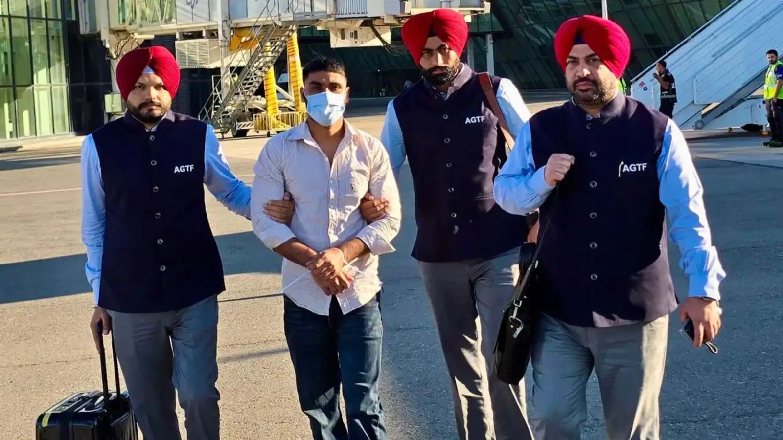 ਪੰਜਾਬ ਪੁਲਿਸ ਨੂੰ ਵੱਡੀ ਸਫਲਤਾ, ਜੱਗੂ ਭਗਵਾਨਪੁਰੀਆ ਦੇ ਕਰੀਬੀ ਸਾਥੀ ਗੈਂਗਸਟਰ ਅੰਮ੍ਰਿਤਪਾਲ ਸਿੰਘ ਨੂੰ ਮੋਲਡੋਵਾ ਤੋਂ ਹਵਾਲਗੀ