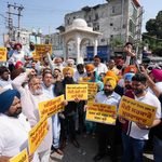 UPI ਚਾਰਜ ਦੇ ਵਿਰੋਧ ’ਚ ‘ਆਪ’ ਦਾ ਜਲੰਧਰ ਤੇ ਸੁਜਾਨਪੁਰ ’ਚ ਪ੍ਰਦਰਸ਼ਨ, PM ਮੋਦੀ ਦਾ ਪੁਤਲਾ ਫੂਕਿਆ