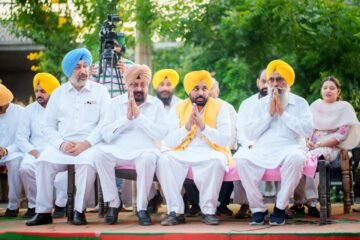 1 ਅਕਤੂਬਰ ਨੂੰ ਔਰਤਾਂ ਦੇ ਫੋਨਾਂ ’ਤੇ ਫਿਰ ਵੱਜੇਗੀ ‘ਟੂੰ-ਟੂੰ’, ਮਿਲੇਗੀ 1500 ਰੁਪਏ ਦੀ ਸਨਮਾਨ ਰਾਸ਼ੀ: CM ਮਾਨ