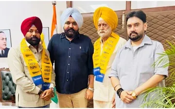 ਅਕਾਲੀ ਦੱਲ (ਪੁਨਰ ਸੁਰਜੀਤ) ਨੂੰ ਝਟਕਾ; ਸਾਬਕਾ ਵਿਧਾਇਕ ਰਣਜੀਤ ਸਿੰਘ ਛੱਜਲਵੱਡੀ ਆਪਣੇ ਪੁੱਤਰ ਸਣੇ ‘ਆਪ’ ਵਿੱਚ ਸ਼ਾਮਲ