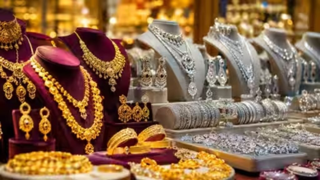 ਸੋਨੇ-ਚਾਂਦੀ ਦੀਆਂ ਕੀਮਤਾਂ ’ਚ ਵੱਡੀ ਗਿਰਾਵਟ, ਸੋਨਾ ₹3,000 ਤੇ ਚਾਂਦੀ ₹10,000 ਤੋਂ ਵੱਧ ਸਸਤੀ; ਅਗਲੇ ਹਫ਼ਤੇ ਵੀ ਡਿੱਗ ਸਕਦੇ ਹਨ ਭਾਅ