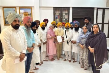 ਅੰਮ੍ਰਿਤਸਰ – ਬੰਗਲਾ ਸਾਹਿਬ ਮਾਮਲੇ ‘ਚ ਗਿਆਸਪੁਰਾ ਨੇ ਜਥੇਦਾਰ ਨੂੰ ਸੌਂਪਿਆ ਮੰਗ ਪੱਤਰ