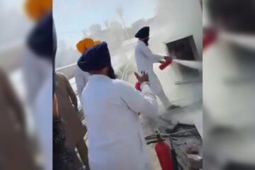 ਸ੍ਰੀ ਦਰਬਾਰ ਸਾਹਿਬ ਵਿਖੇ ਪਰਿਕਰਮਾ ‘ਚ ਵਾਪਰੀ ਵੱਡੀ ਘਟਨਾ : AC ਦੀ ਗੈਸ ਲੀਕ ਹੋਣ ਨਾਲ ਲੱਗੀ ਅੱਗ