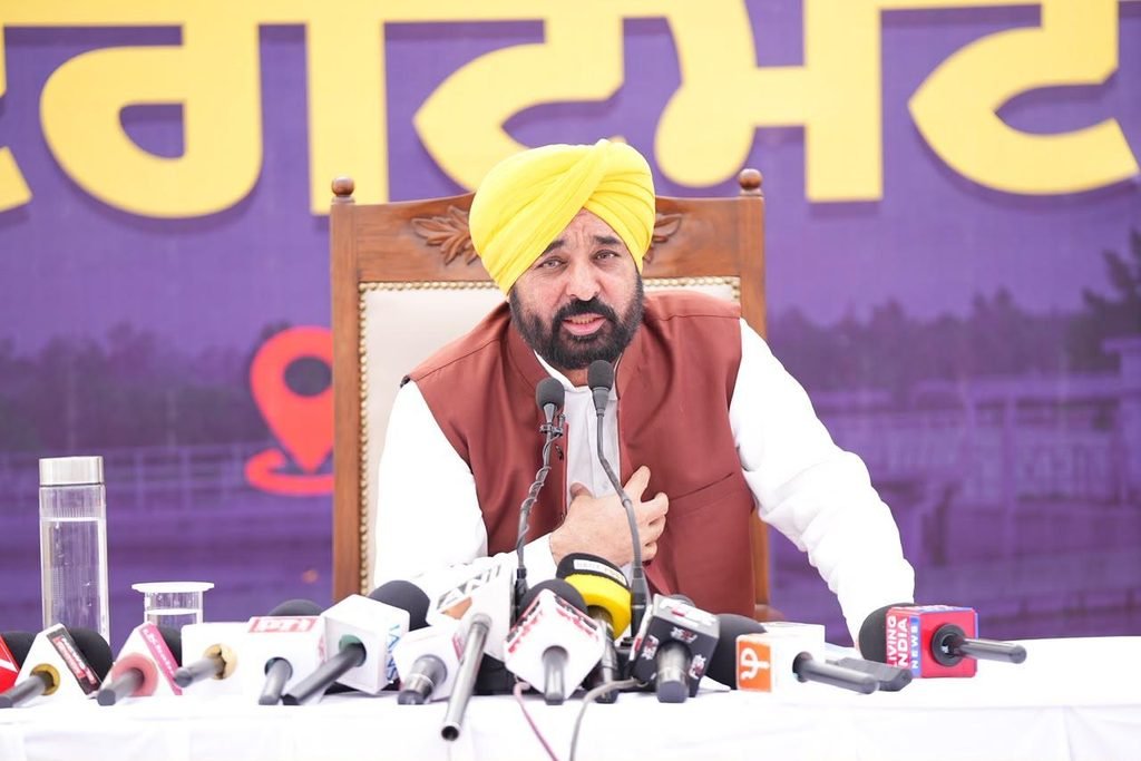 CBI ਛਾਪਿਆਂ ‘ਤੇ CM ਮਾਨ ਦਾ BJP ‘ਤੇ ਨਿਸ਼ਾਨਾ, ਕਿਹਾ- ‘ਟੀਮਾਂ ਖਾਲੀ ਹੱਥ ਪਰਤੀਆਂ’