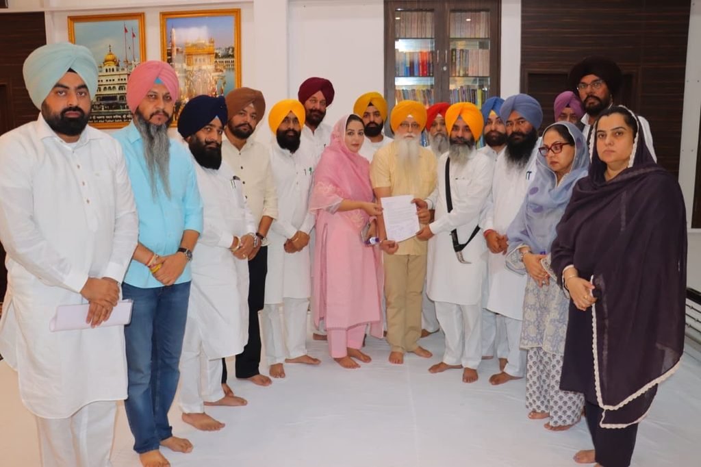 ਬੰਗਲਾ ਸਾਹਿਬ ਮਾਮਲਾ: ‘ਆਪ’ ਵਿਧਾਇਕਾਂ ਨੇ ਜਥੇਦਾਰ ਕੁਲਦੀਪ ਸਿੰਘ ਗੜਗੱਜ ਨਾਲ ਕੀਤੀ ਮੁਲਾਕਾਤ, ਅਮਿਤ ਸ਼ਾਹ ਨੂੰ ਤਲਬ ਕਰਨ ਦੀ ਮੰਗ