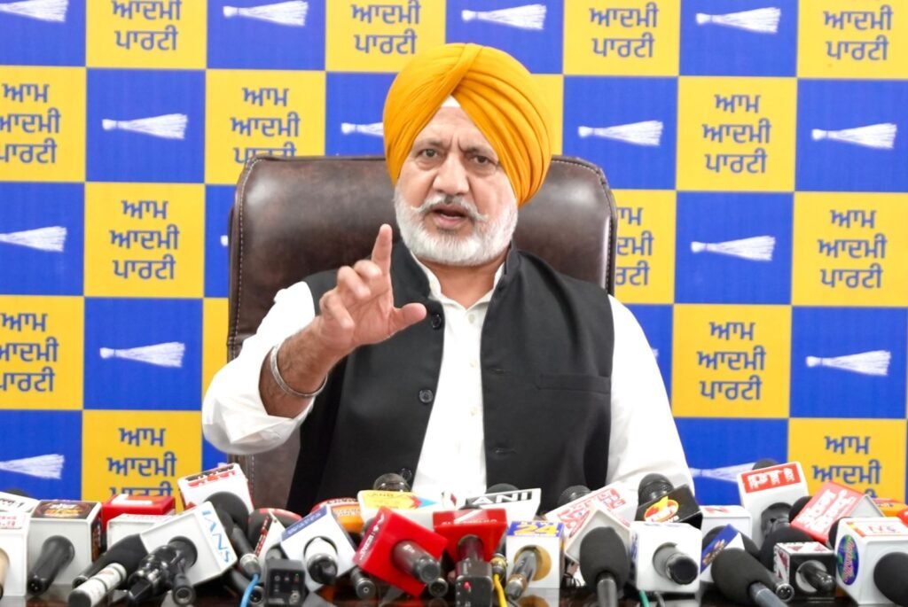 ‘ਨਾ ਡਾਇਨਾਸੋਰ ਪਰਤਣਗੇ, ਨਾ ਤੁਸੀਂ’, ਬਲਤੇਜ ਪੰਨੂ ਦਾ ਅਕਾਲੀ ਦਲ ’ਤੇ ਤੰਜ