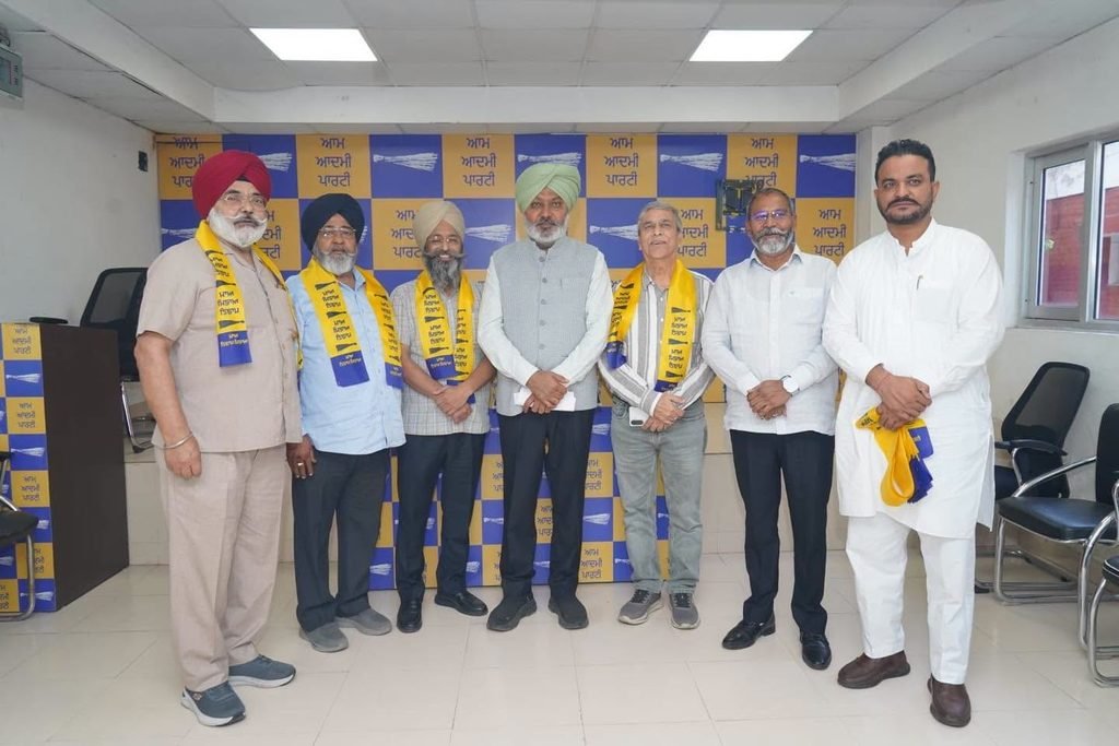 ਕਪੂਰਥਲਾ ‘ਚ ‘ਆਪ’ ਨੂੰ ਸਿਆਸੀ ਹੁਲਾਰਾ, ਸਾਬਕਾ ਕਾਂਗਰਸੀ ਆਗੂ ਦਵਿੰਦਰਪਾਲ ਸਿੰਘ ਹੰਸ ਪਾਲ ਰੰਗਾ ਪਾਰਟੀ ‘ਚ ਸ਼ਾਮਲ
